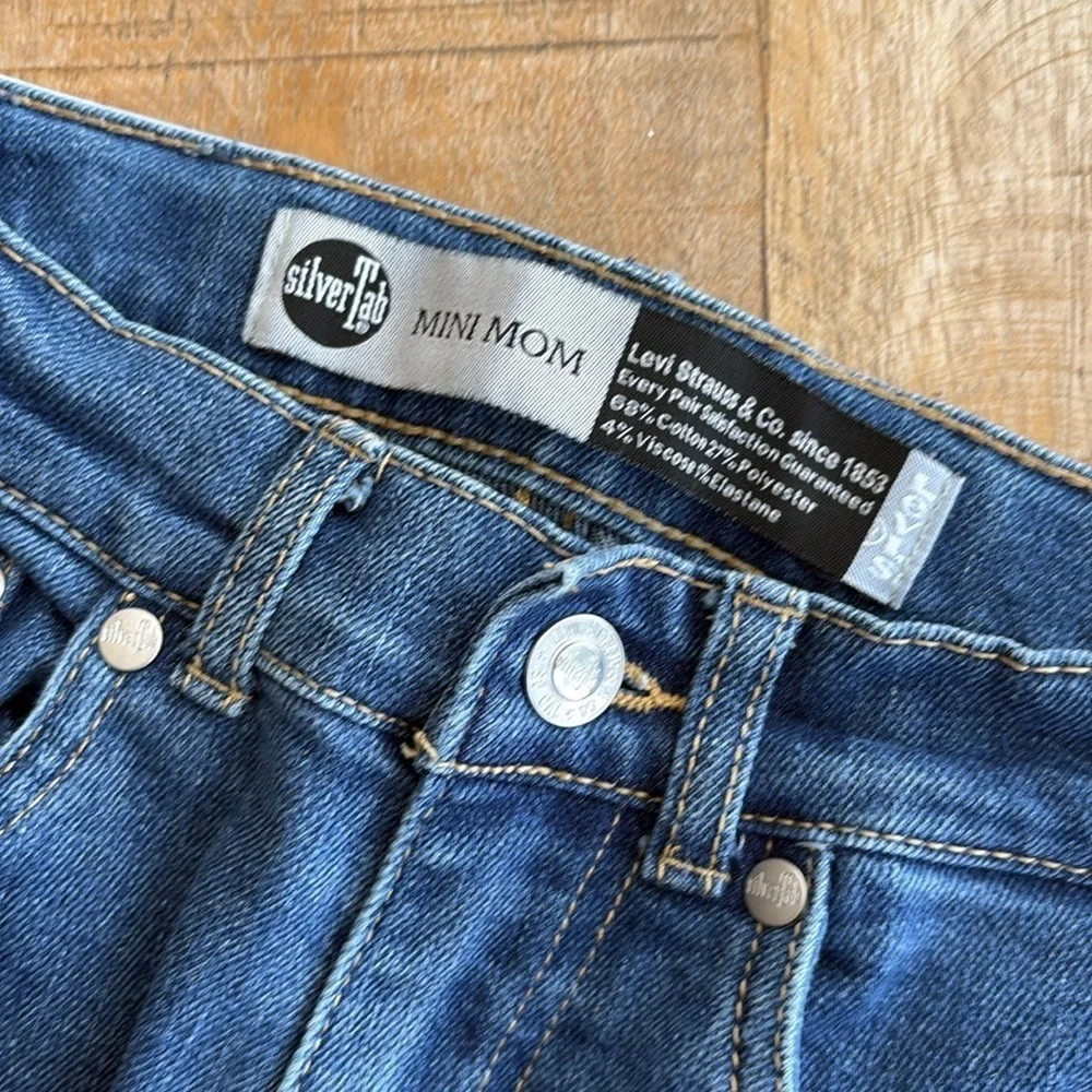 NWOT Levi’s Silver Tab mini mom jeans size 8 reg